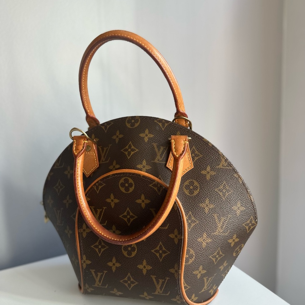 Authentic Louis Vuitton Monogram Eclipse